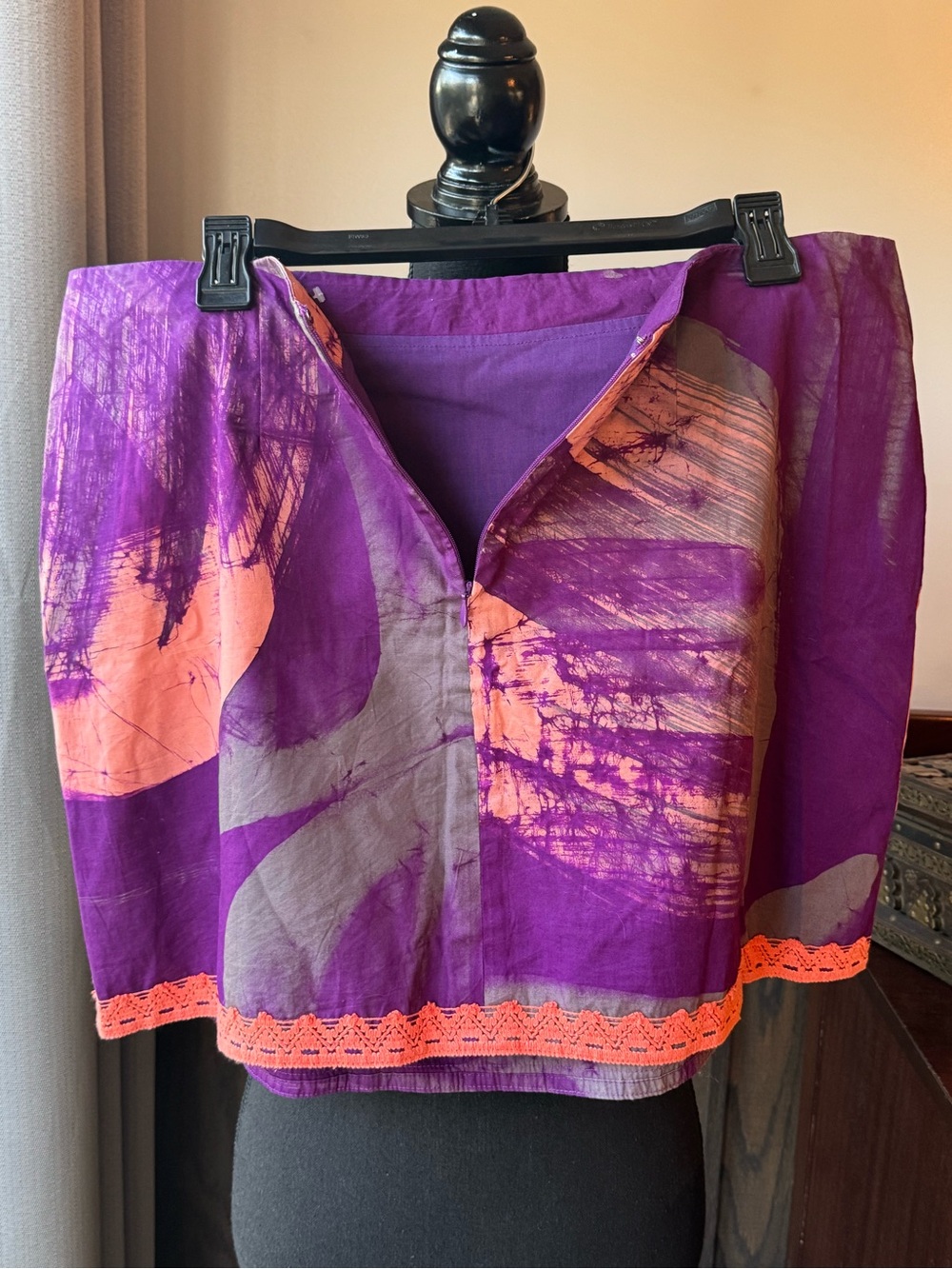 Caribelle Batik Purple & Coral Mini Skirt with Lace Trim large nwot - Picture 3 of 5